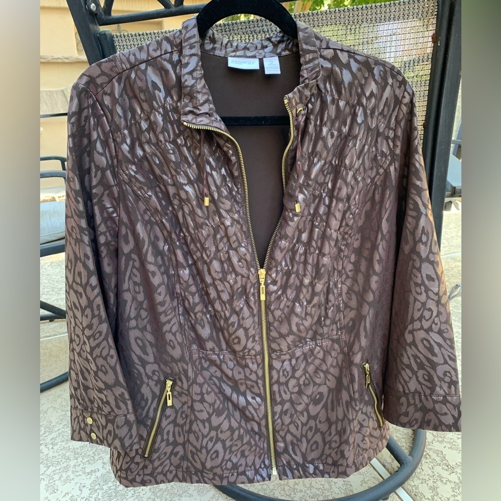 Chicos Zenergy rich chocolate Sz 2 (12-14) stretchy lightweight zippered jacket